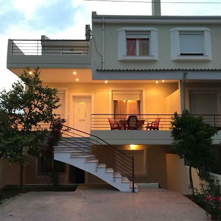 Amazing House In Kiato Near The Beach Екстериор снимка