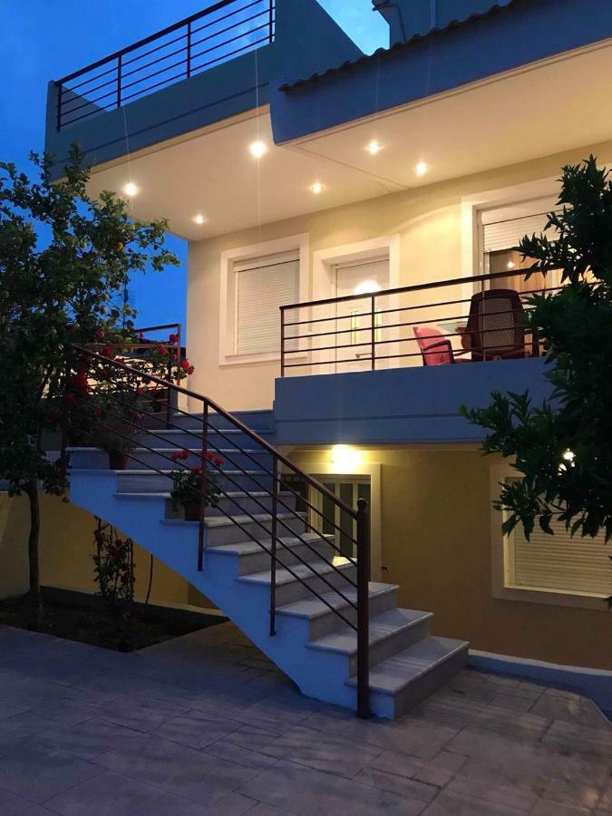 Amazing House In Kiato Near The Beach Екстериор снимка