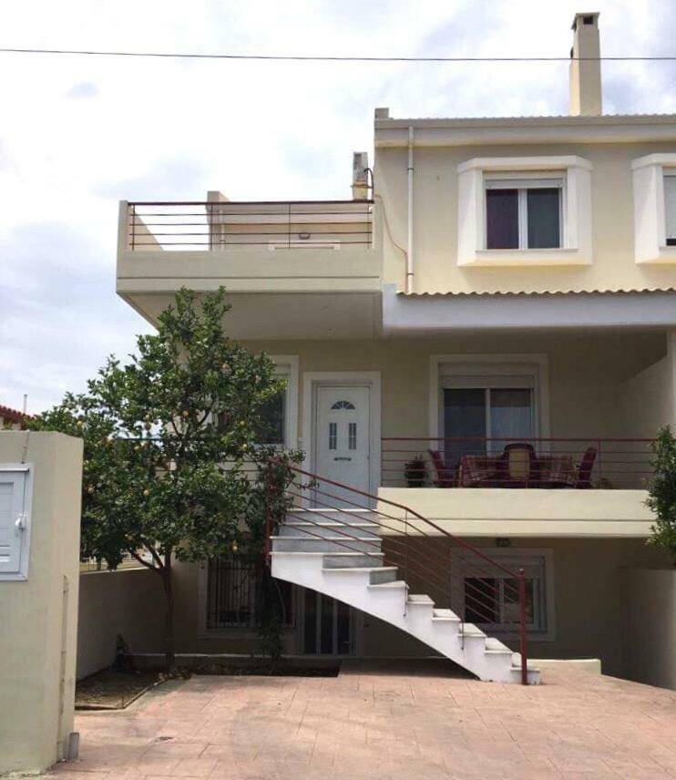 Amazing House In Kiato Near The Beach Екстериор снимка